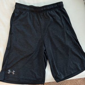 Under Armour men small shorts athletic